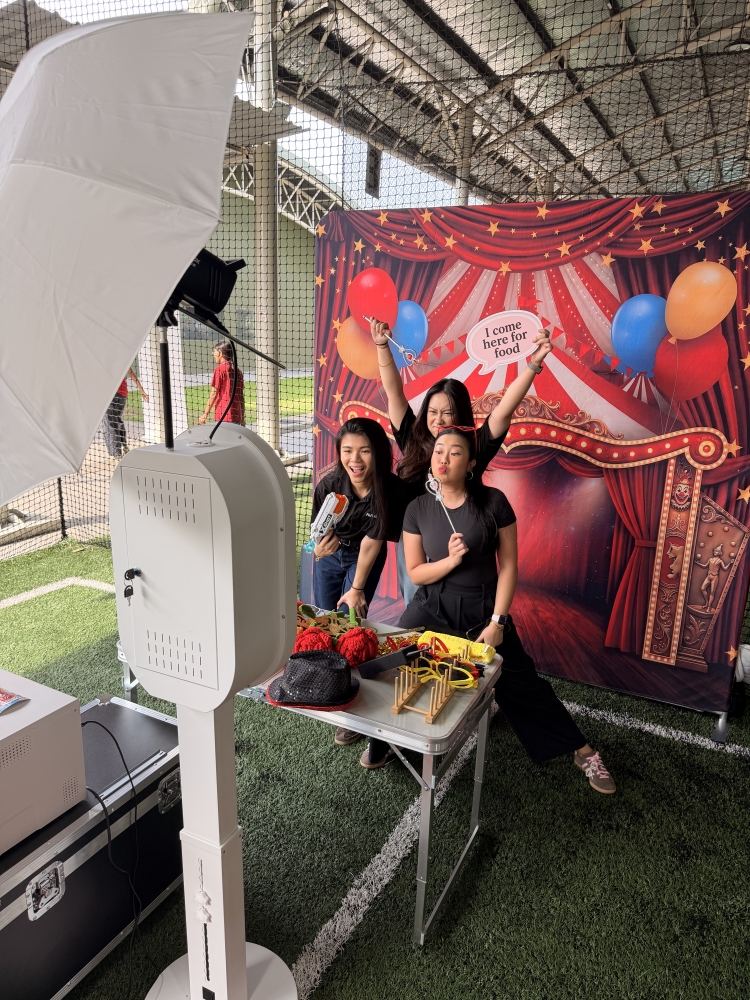 Premium Photobooth with Instant Prints