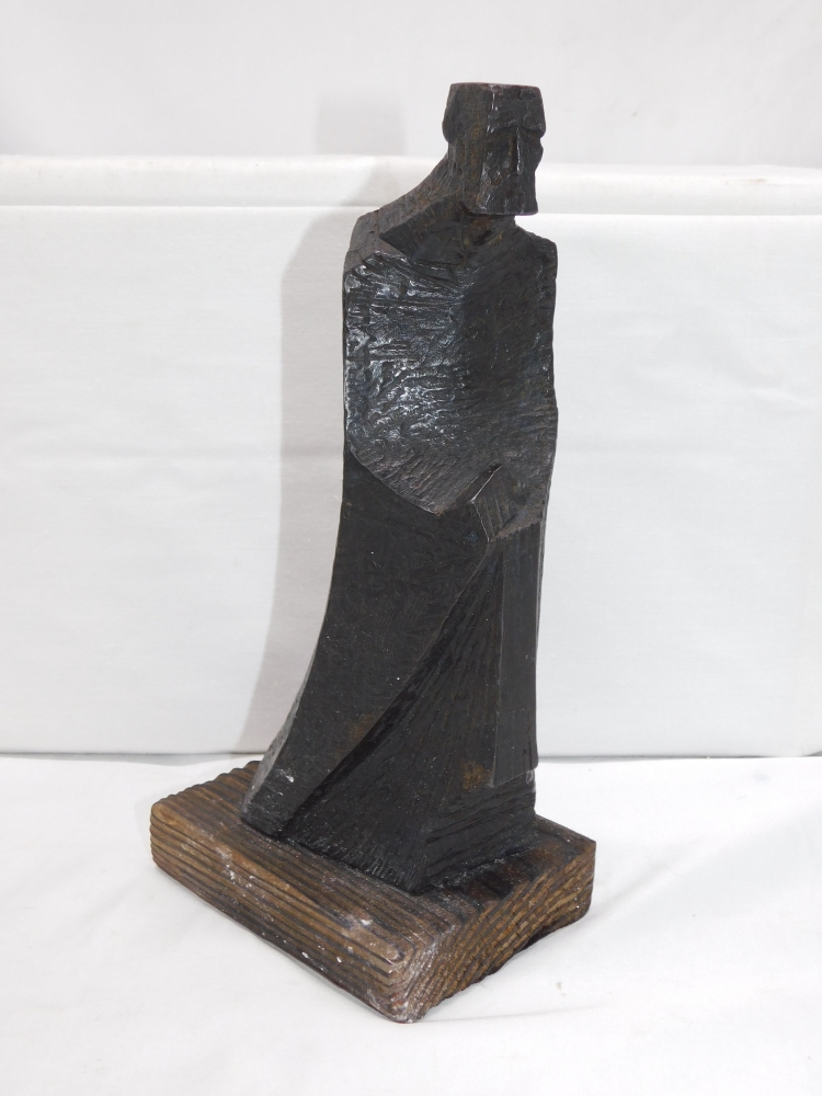 Josep María Subirachs. escultura de bronce, apóstol de la Sagrada Familia