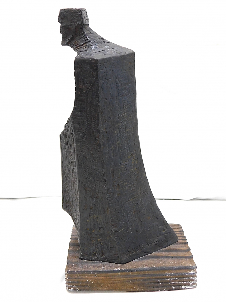 Josep María Subirachs. escultura de bronce, apóstol de la Sagrada Familia