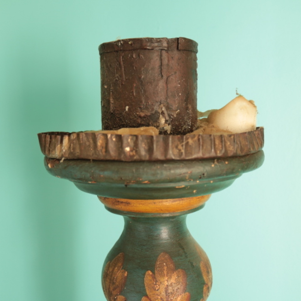 Gran hachero barroco litúrgico de madera policromada, España, finales del siglo XVIII – comienzos del XIX