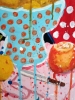 Pintura contemporánea, escena con bodegón de frutas surrealista, lunares, Malavitta