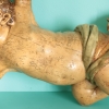 Putto barroco español de gran tamaño, tallado en madera de pino y policromado a mano, realizado durante el siglo XVIII