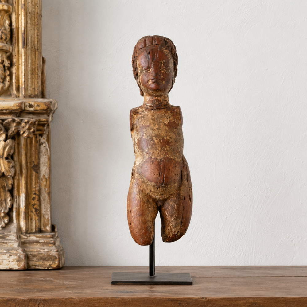 Putto / querubín barroco español del siglo XVII, madera de pino