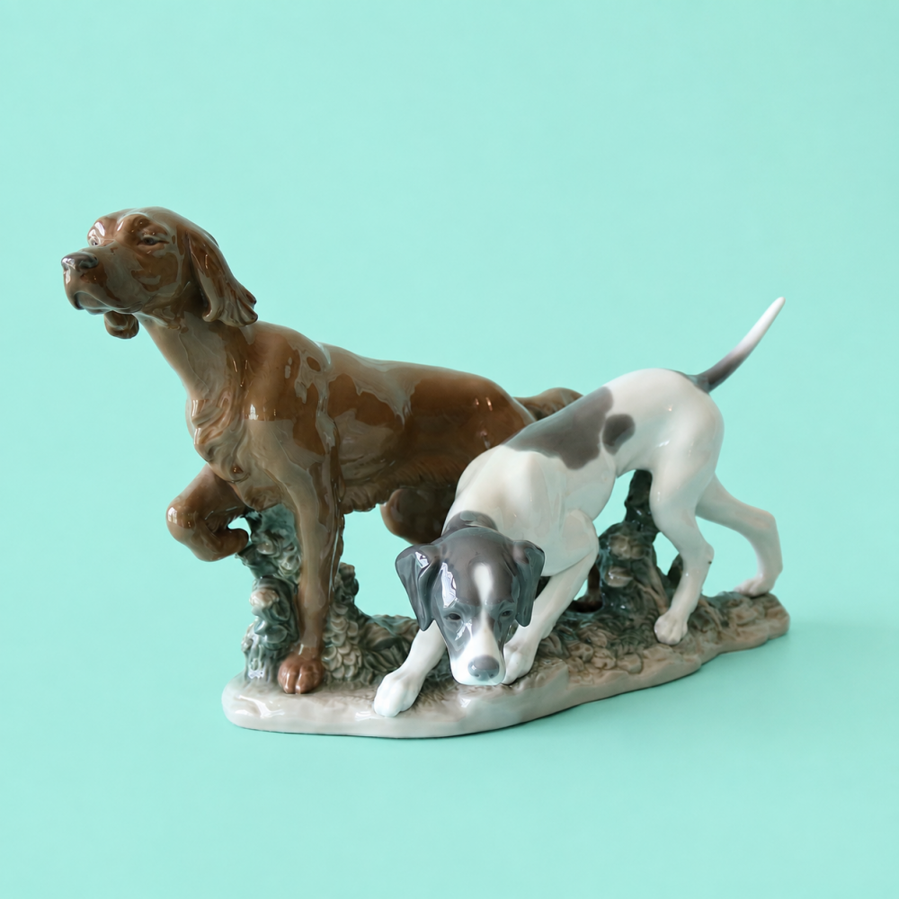 Escultura de Lladró \"Perros de Muestra\", Juan Huerta, porcelana española, 1977-1981