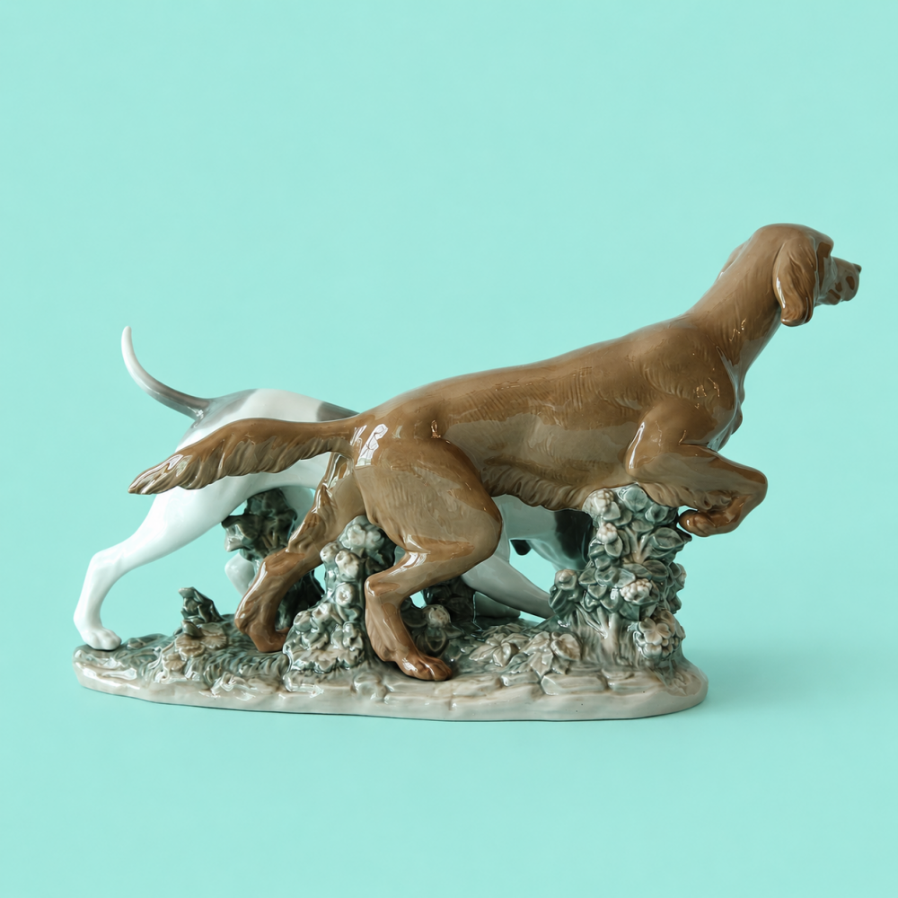 Escultura de Lladró \"Perros de Muestra\", Juan Huerta, porcelana española, 1977-1981