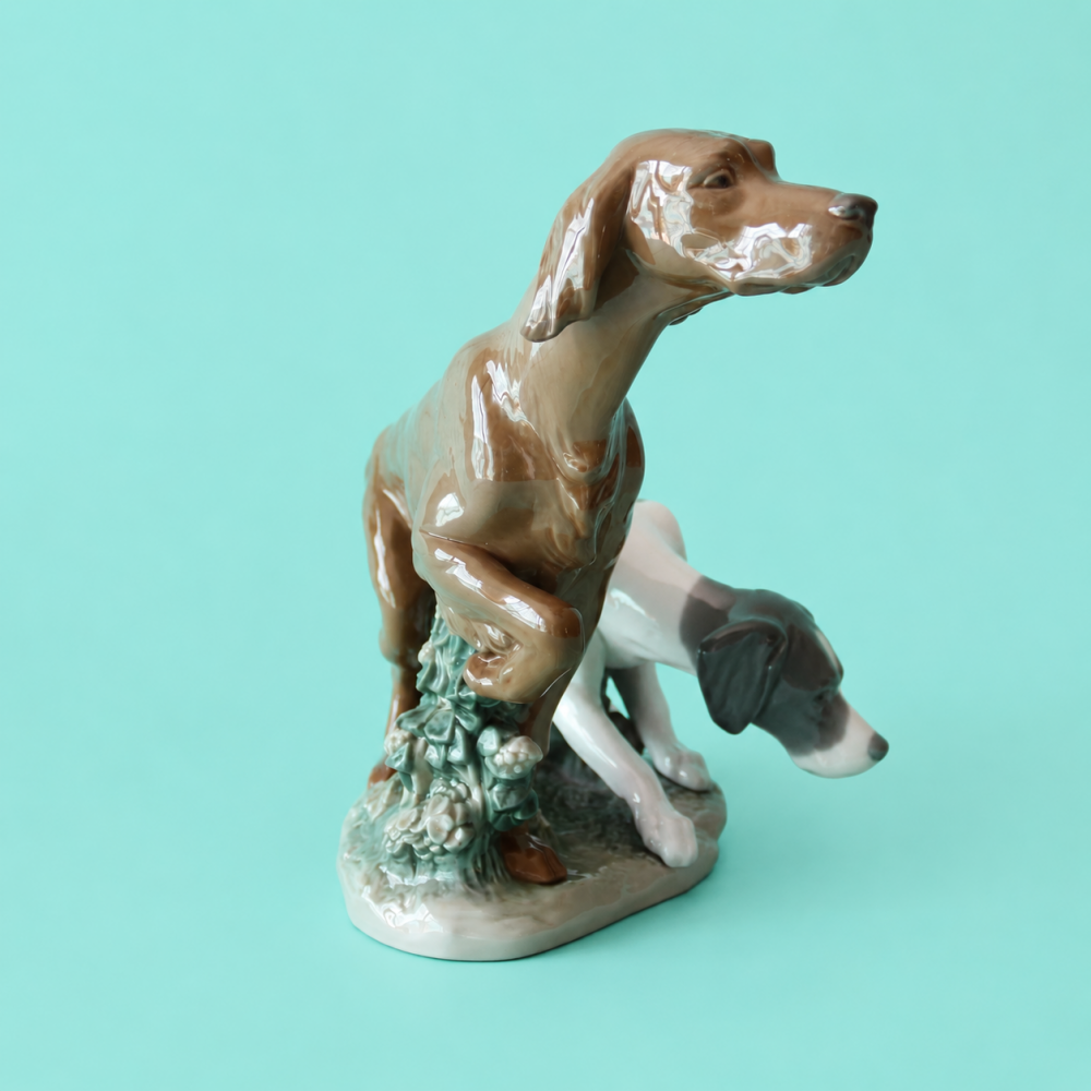 Escultura de Lladró \"Perros de Muestra\", Juan Huerta, porcelana española, 1977-1981