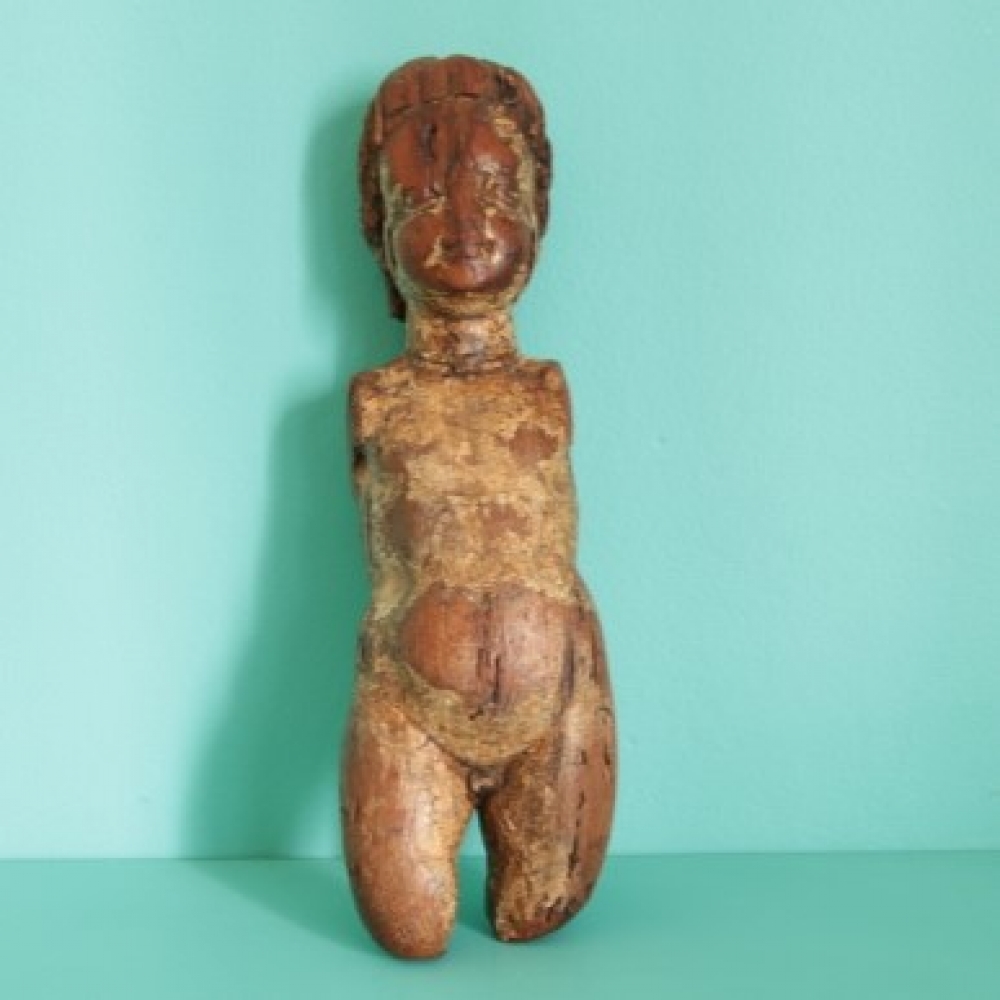 Putto / querubín barroco español del siglo XVII, madera de pino