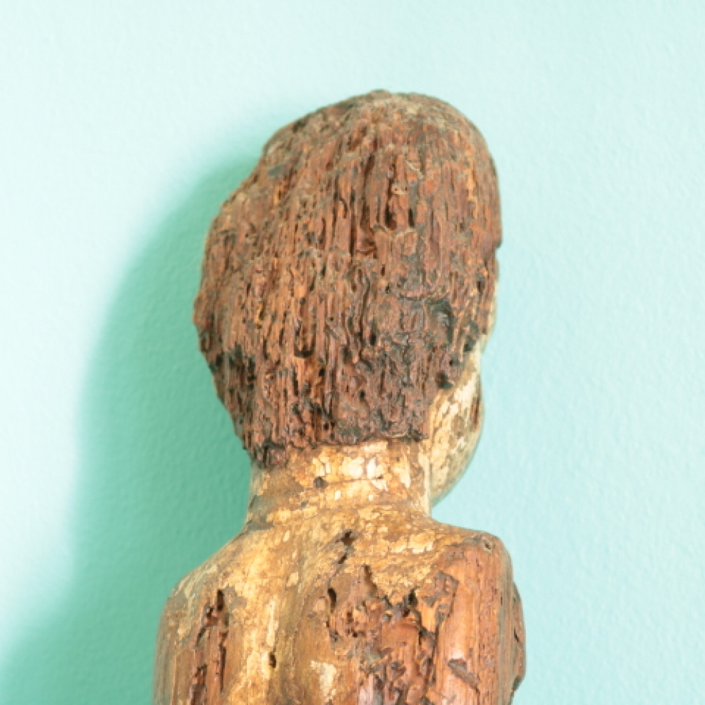 Putto / querubín barroco español del siglo XVII, madera de pino