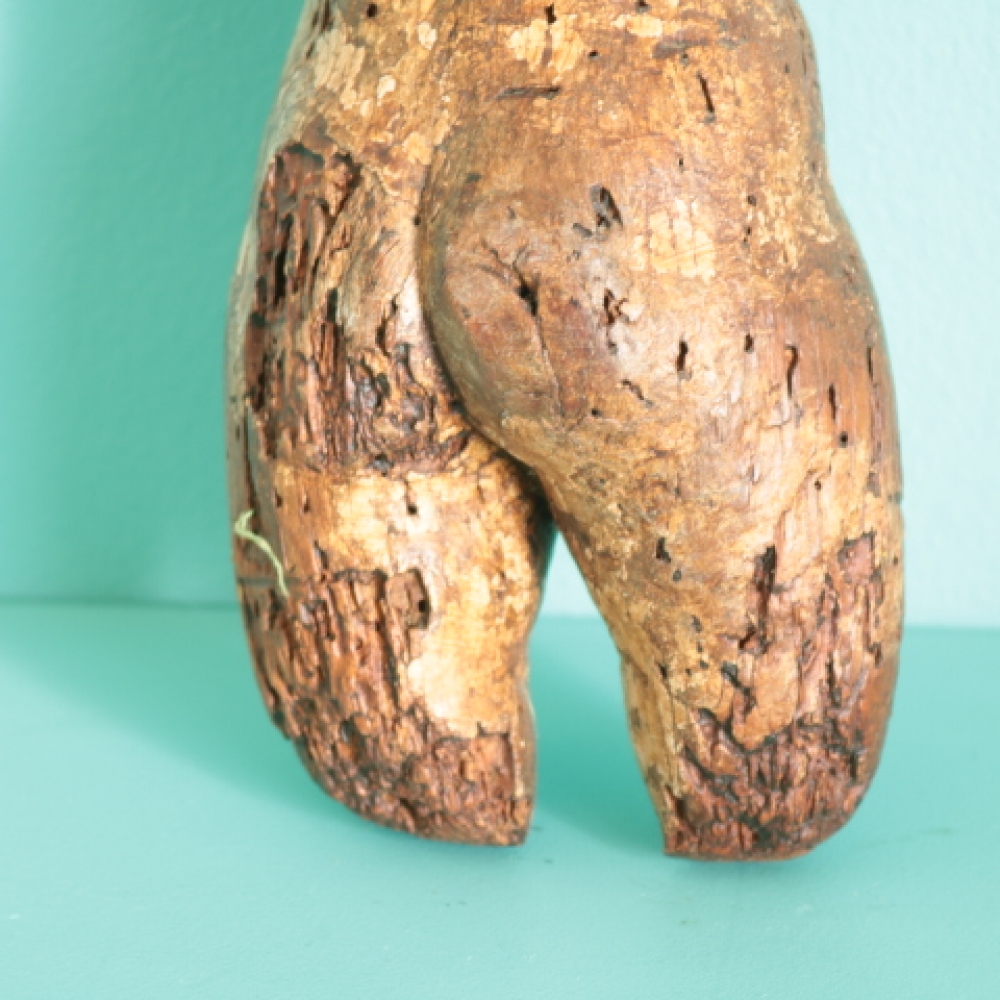 Putto / querubín barroco español del siglo XVII, madera de pino