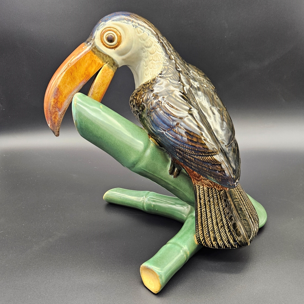 Figura de cerámica ”Tucán”, art déco, 1930 - 1935