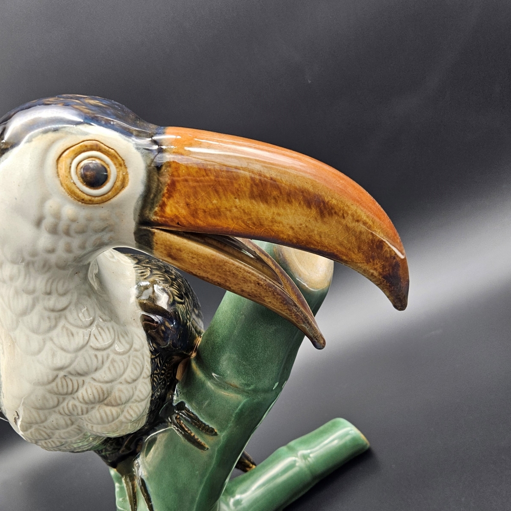 Figura de cerámica ”Tucán”, art déco, 1930 - 1935