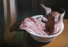 Chao Chen Huang, pintura realista, bodegón con carne sobre mesa