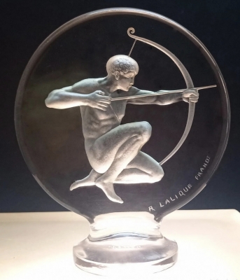 Mascota de coche Archer (Arquero), R. Lalique France, mod. 1126 (c. 1926)