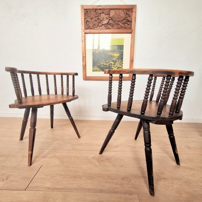 Dos sillas antiguas de madera, 1880 - 1900
