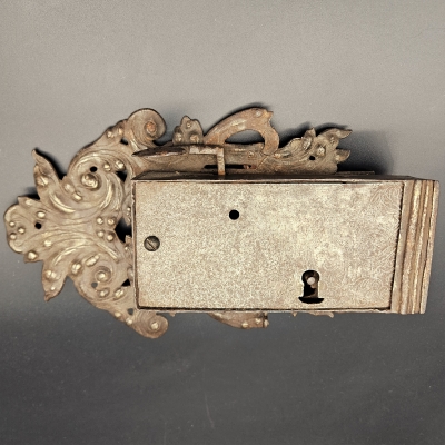 Cerradura de puerta / armario barroca original de 1740