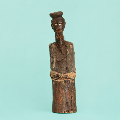Figura ritual africana atribuida al ámbito Teke–Bembe/Kongo, Congo, finales del s. XIX–primera mitad del s. XX