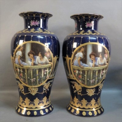 Pareja de floreros de porcelana art nouveau pintados a mano, Limoges, 1890 - 1919