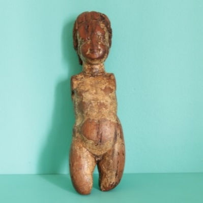 Putto / querubín barroco español del siglo XVII, madera de pino
