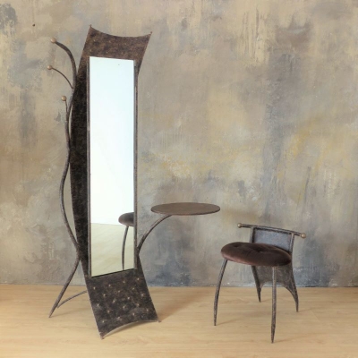Espejo brutalista de metal con silla lateral, 1960 - 1970