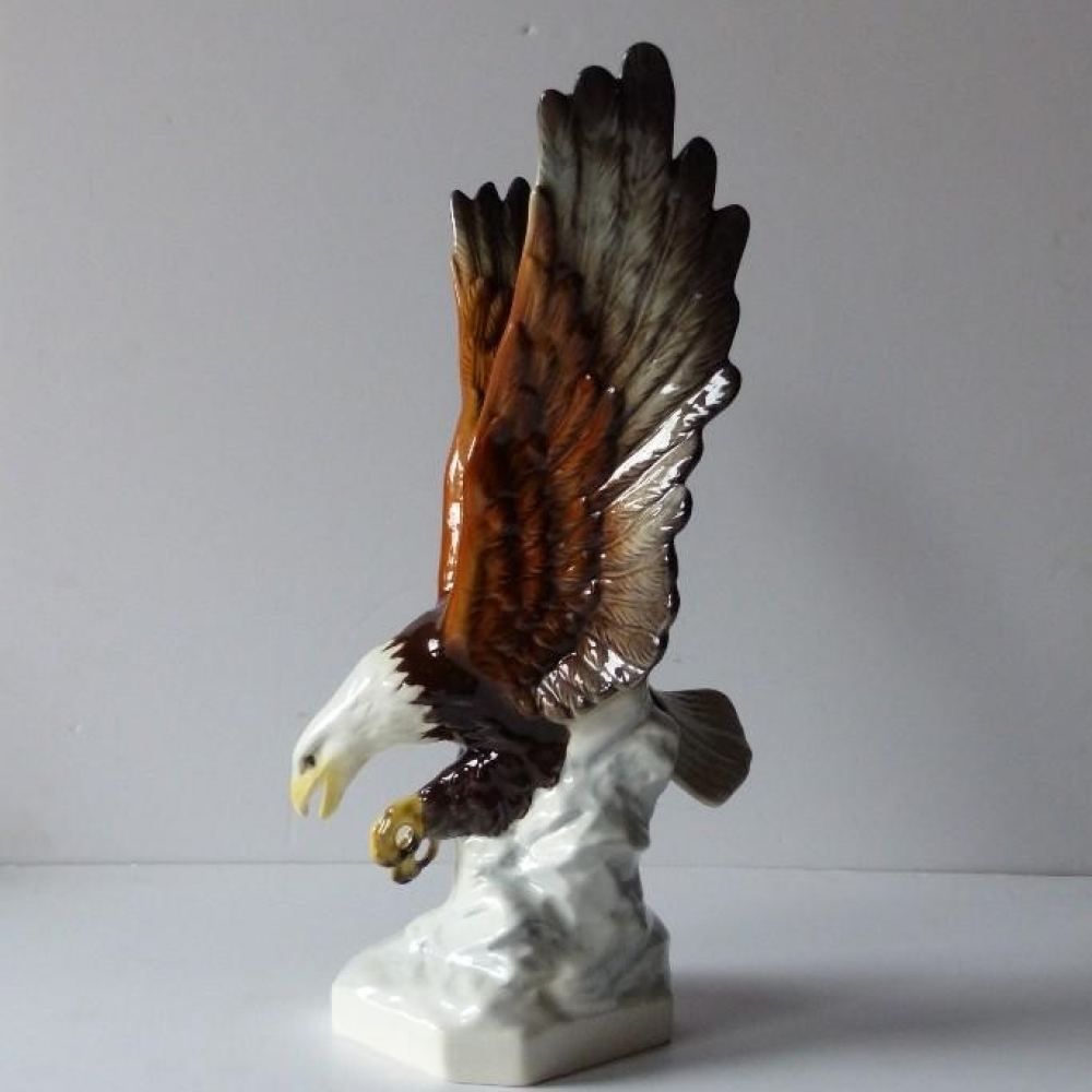 Figura de porcelana, aguila, Goebel, Alemania, 1970
