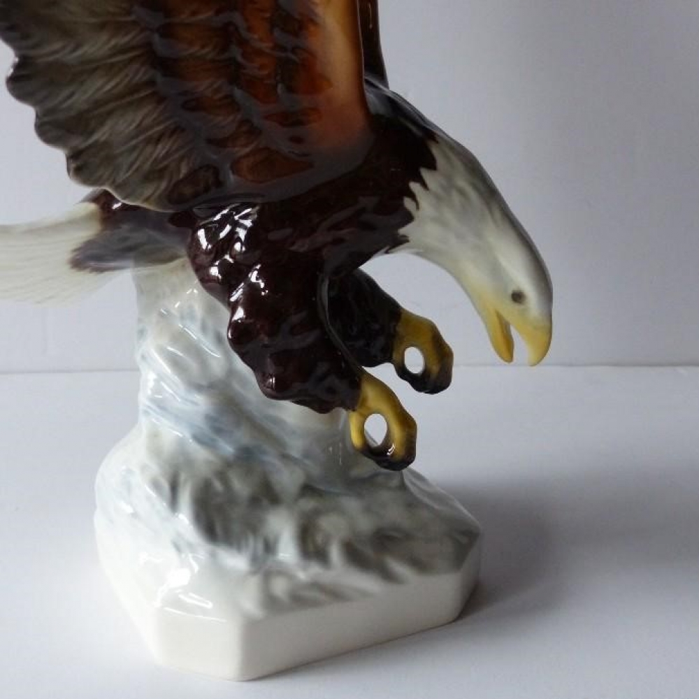 Figura de porcelana, aguila, Goebel, Alemania, 1970