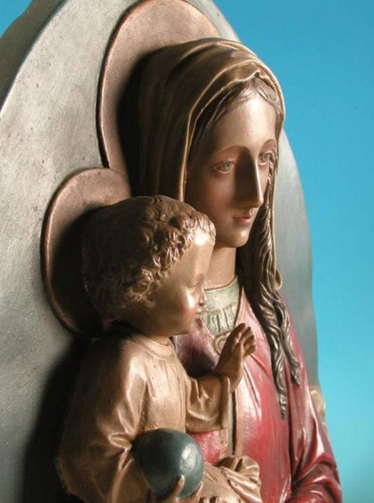 Virgen con niño, relieve de gran tamaño para colgar, estuco, Alemania, 1900