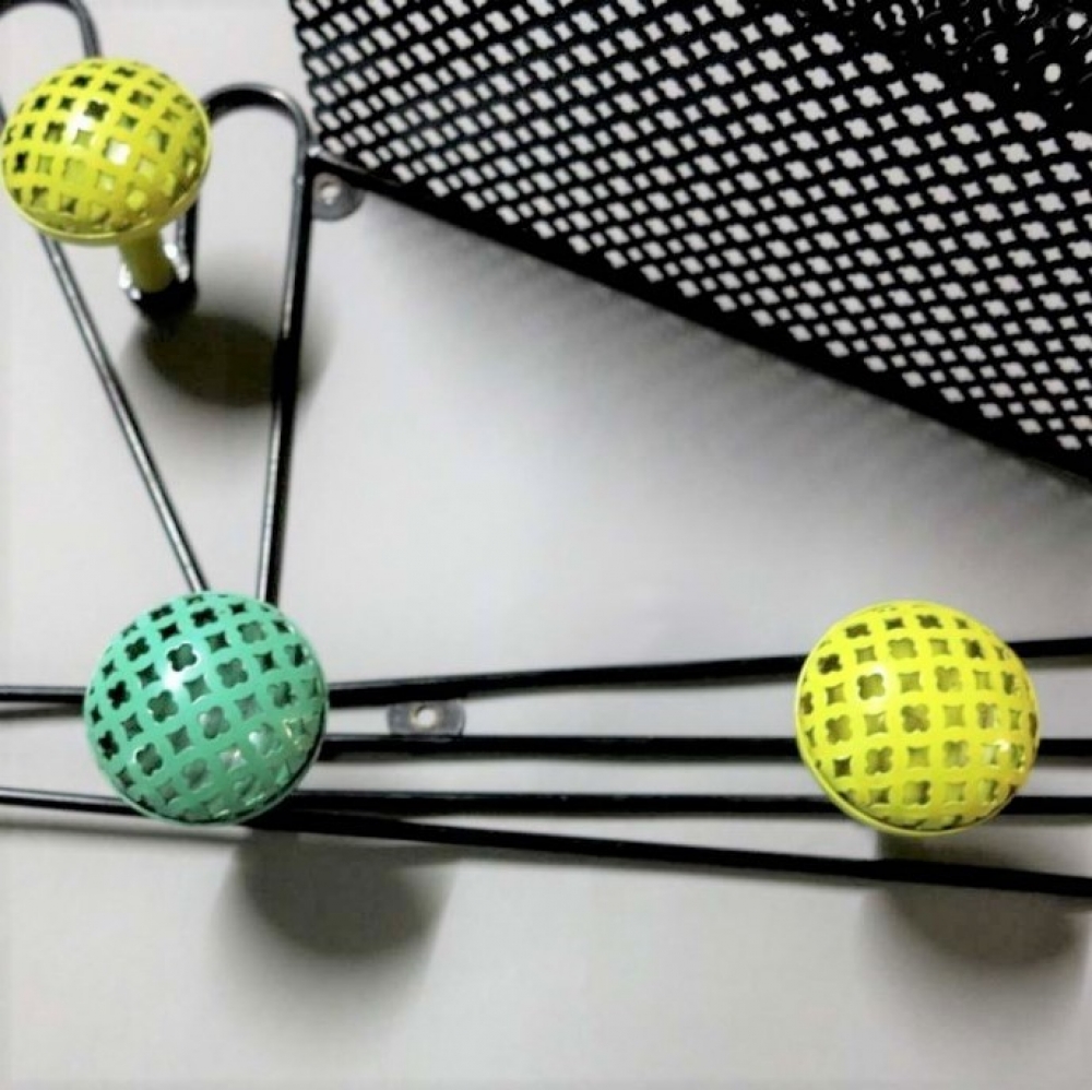 Perchero de diseño metal con cinco pomos de color de Mathieu Mategot, 1950 - 1959