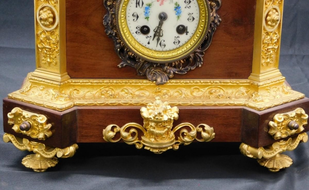 Reloj de sobremesa de bronce francés