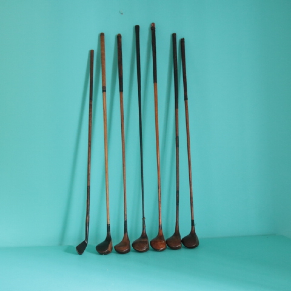 Conjunto antiguo de golf Hickory con bolsa de cuero, ca. 1900