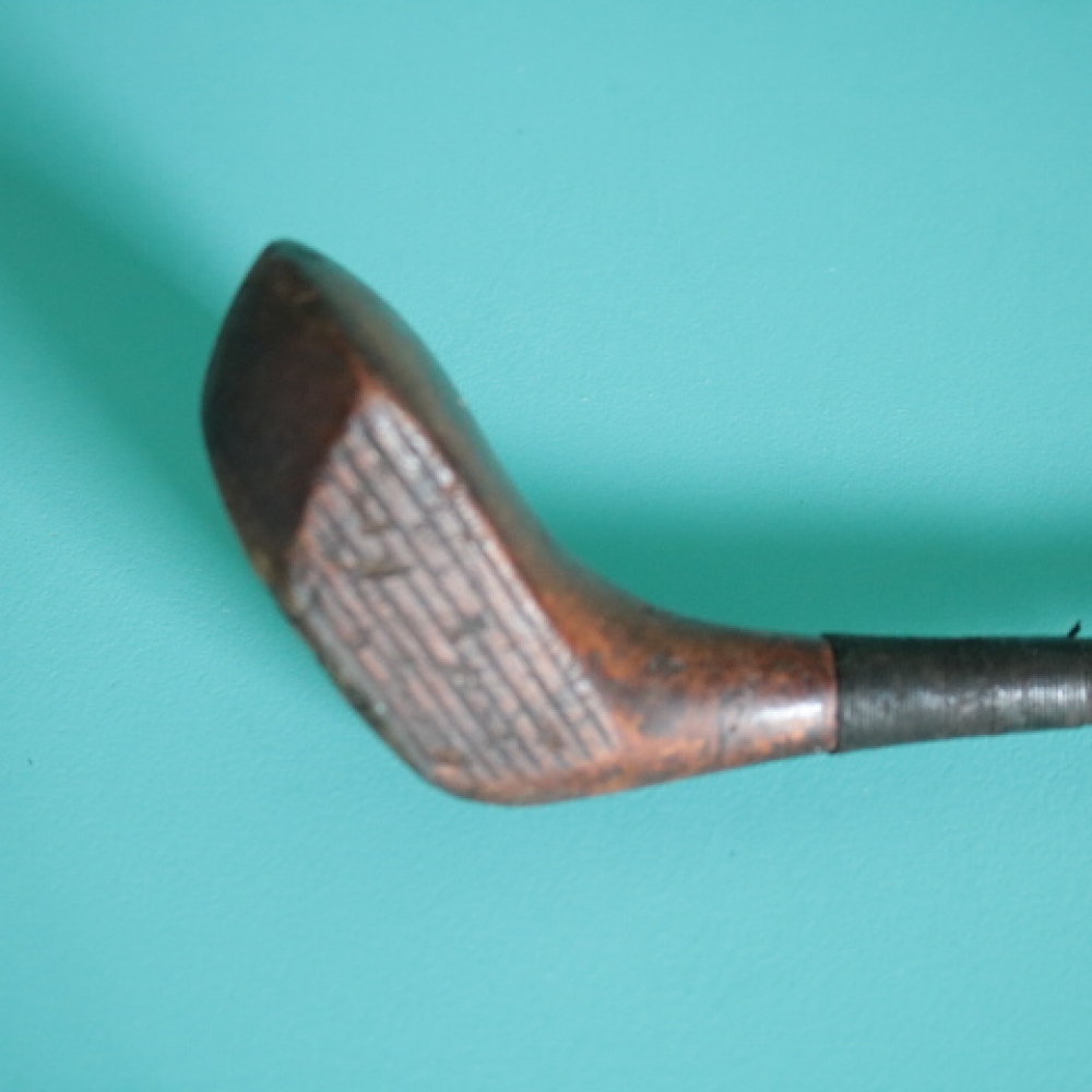 Conjunto antiguo de golf Hickory con bolsa de cuero, ca. 1900