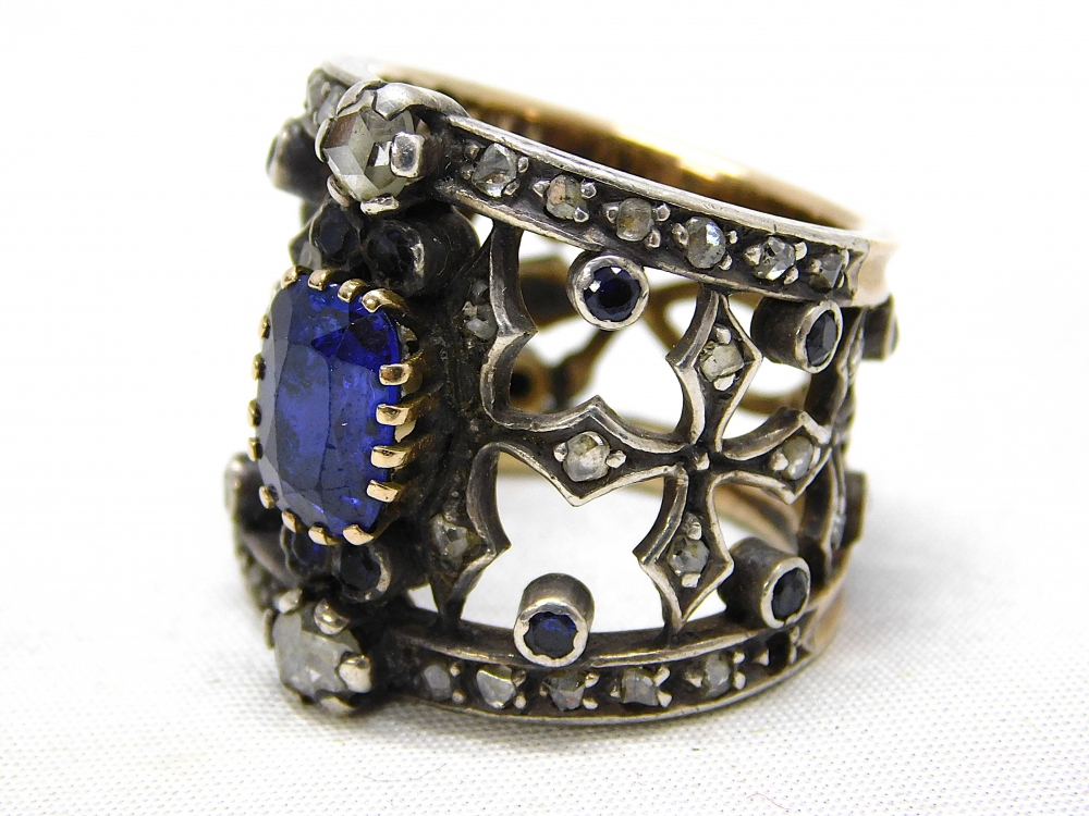 Anillo de plata, oro, diamantes y zafiros