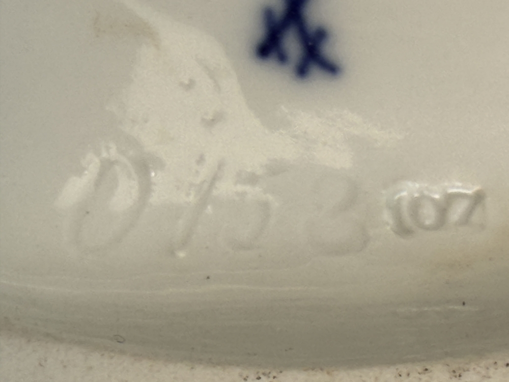 Meissen, pareja galante rococó, August Ringler, porcelana policromada, ca. 1890