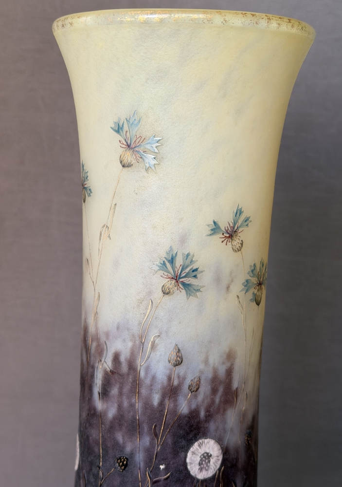 Daum Nancy, Jarrón Art Nouveau “Fleurs des champs”, vidrio soplado, circa 1900