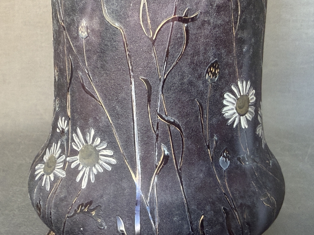 Daum Nancy, Jarrón Art Nouveau “Fleurs des champs”, vidrio soplado, circa 1900