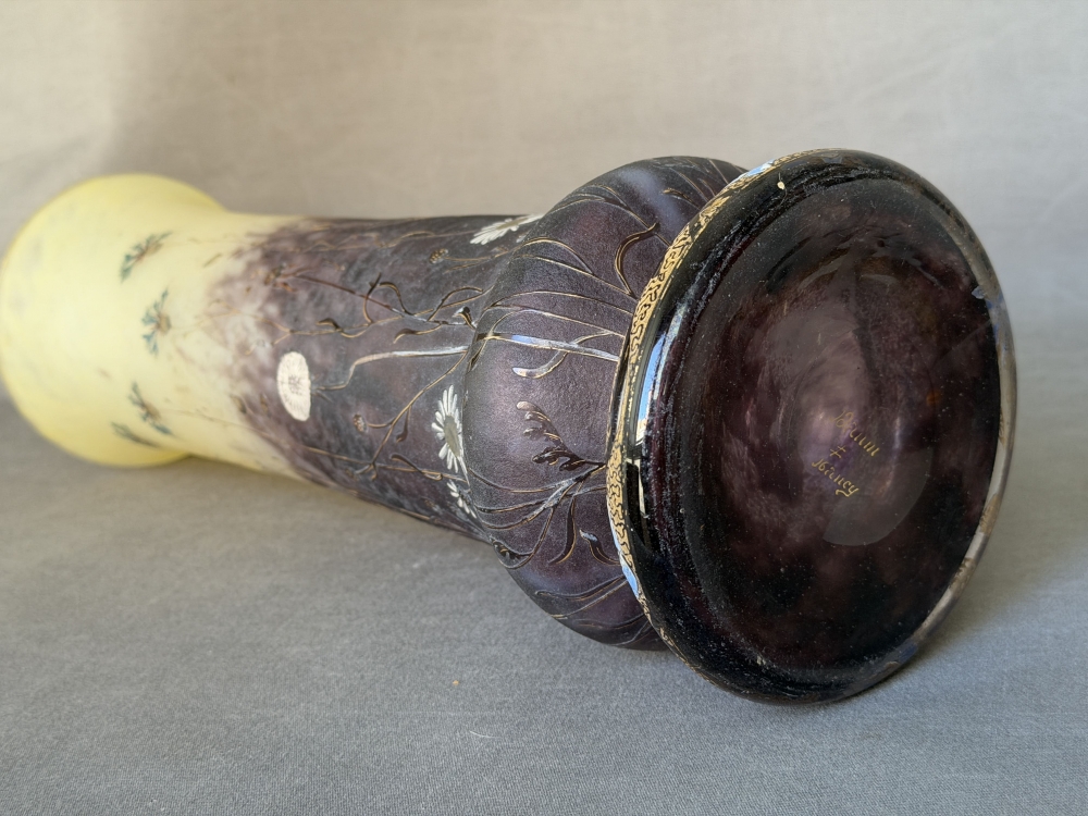Daum Nancy, Jarrón Art Nouveau “Fleurs des champs”, vidrio soplado, circa 1900