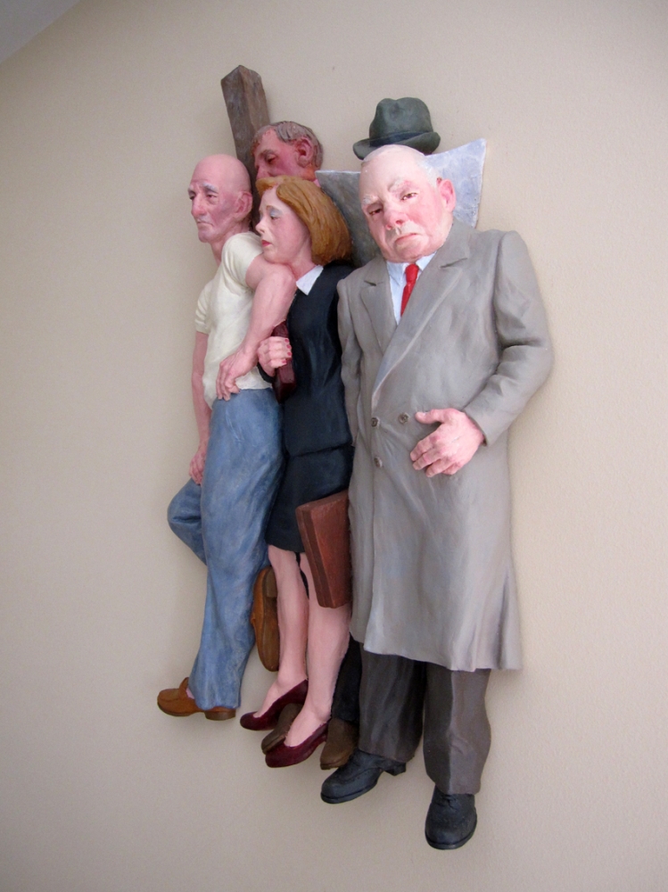Andrew Benyei, escultura figurativa de pared, escena urbana