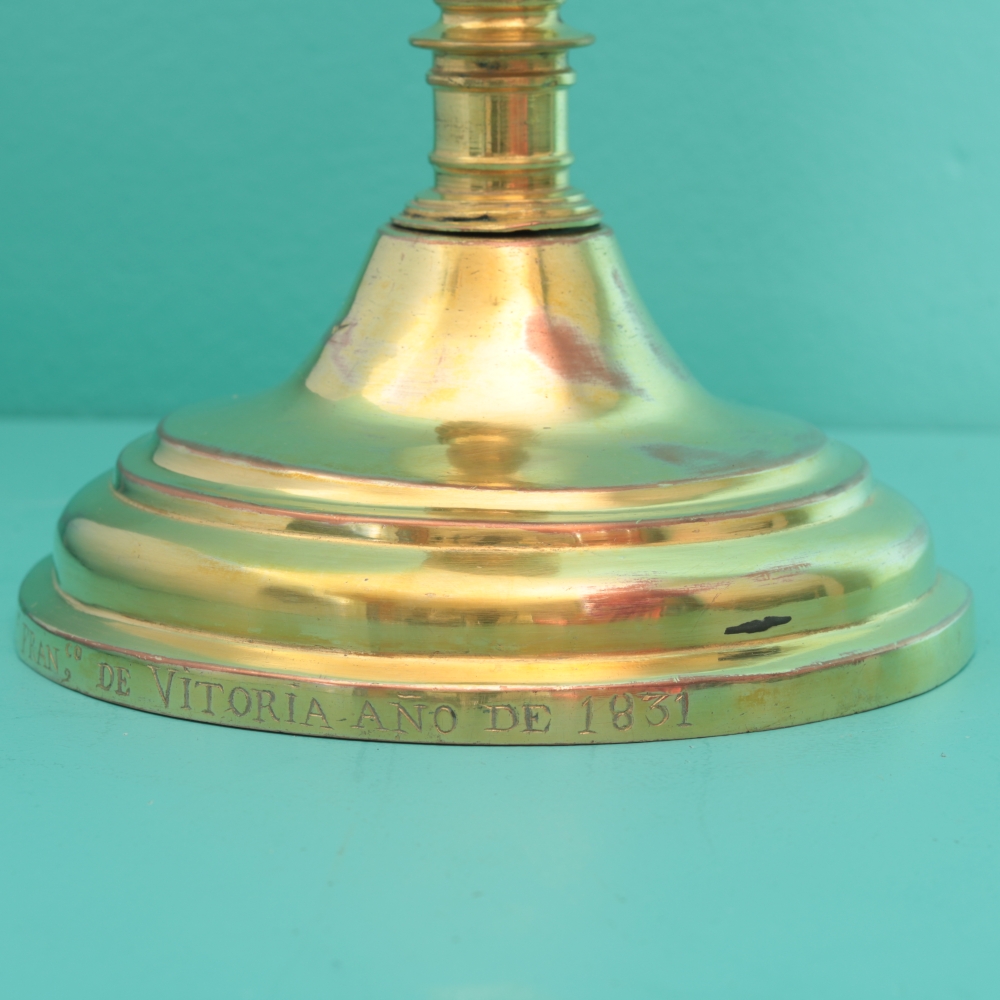 Cáliz litúrgico español antiguo de cobre dorado, fechado en 1831