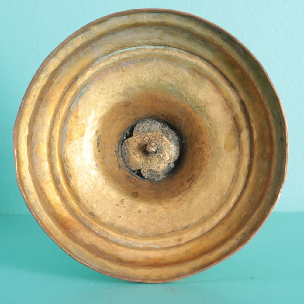 Cáliz litúrgico español antiguo de cobre dorado, fechado en 1831