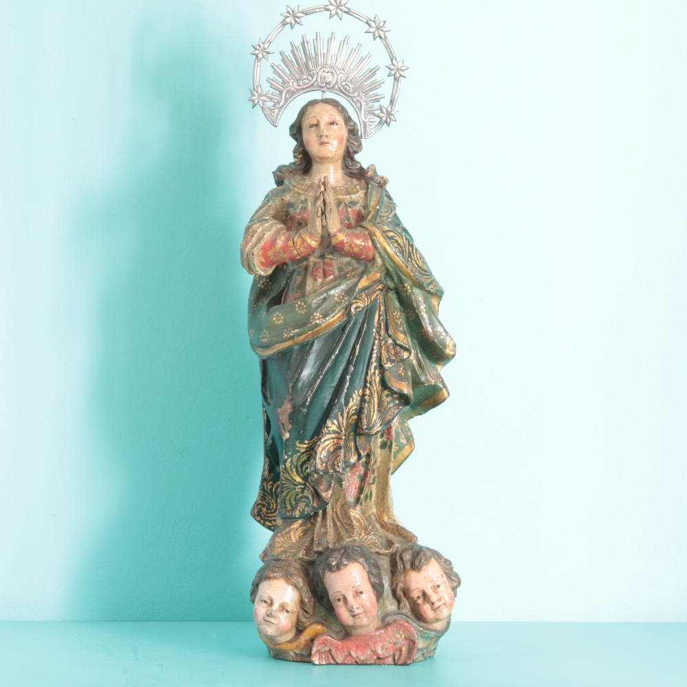 Inmaculada Concepción barroca del siglo XVIII en madera policromada con diadema de plata