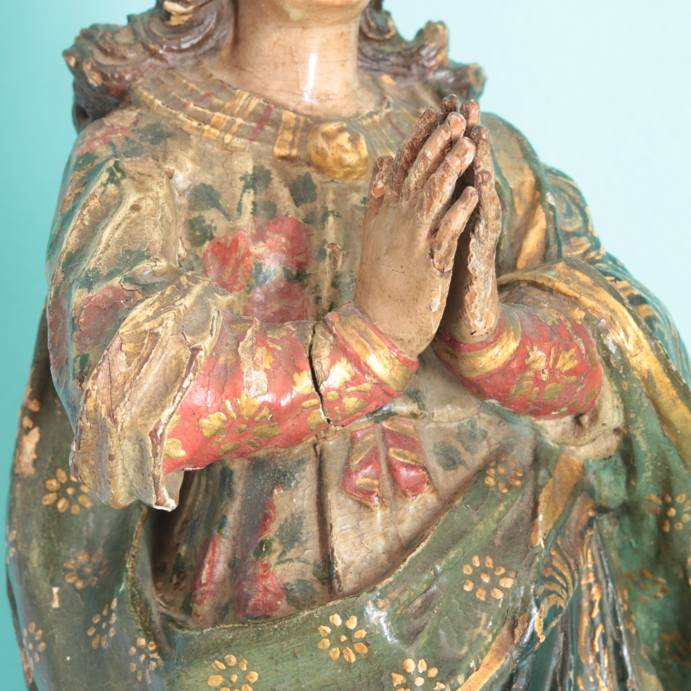 Inmaculada Concepción barroca del siglo XVIII en madera policromada con diadema de plata