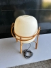 Lámpara de mesa, cesta, diseño de Miguel Mila, años 60