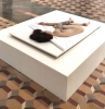 Juan Piza, escultura hiperrealista de pared, mujer desnuda durmiendo, 2004