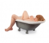 Andrew Benyei, escultura contemporánea, hombre en bañera, 2009