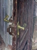 Ricardo González García, pintura realista, escena interior habitación con puerta, 2004