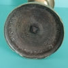 Gran candelero español de latón barroco, hacia 1680, siglo XVII