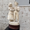 Escultura “Pareja infantil”, alabastro, firmada Eugenio Battiglia, finales del siglo XIX, Italia
