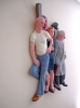 Andrew Benyei, escultura figurativa de pared, escena urbana