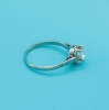 Anillo de compromiso en platino con diamante solitario de 0,50 ct