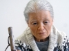 Jackie K. Seo, escultura hiperrealista, anciana caminando, 2009