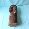 Escultura africana vintage de cuatro rostros tallada en madera maciza. siglo XX